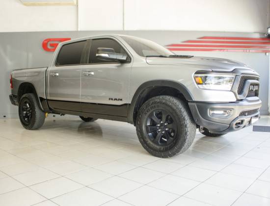 RAM 1500 5.7 V8 GASOLINA REBEL CD 4X4 AUTOMÁTICO